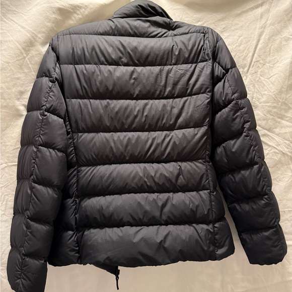 Uniqlo Women's Black Puffer Jacket - Picture 6 of 6
